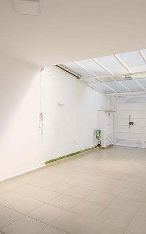 Casa à venda com 150m², 4 quartos e 2 vagasGaragem