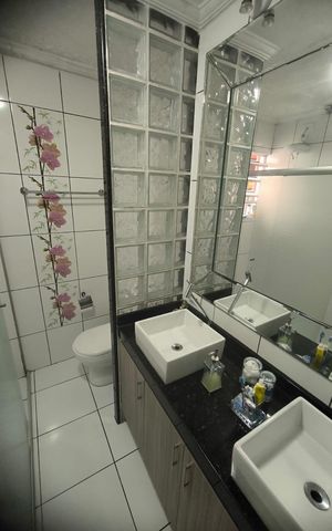Casa à venda com 356m², 3 quartos e 3 vagas Casa à venda com 356m², 3 quartos e 3 vagasBanheiro