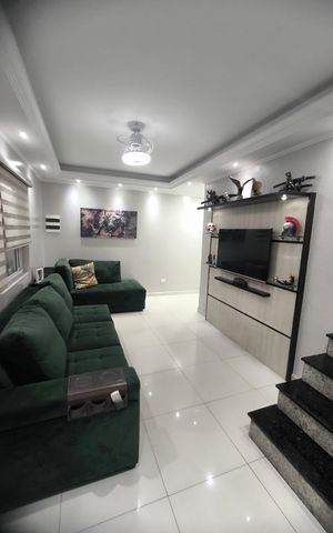 Casa à venda com 356m², 3 quartos e 3 vagas Casa à venda com 356m², 3 quartos e 3 vagasSala