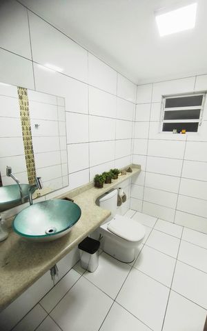 Casa à venda com 356m², 3 quartos e 3 vagas Casa à venda com 356m², 3 quartos e 3 vagasBanheiro