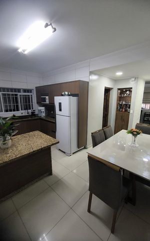 Casa à venda com 356m², 3 quartos e 3 vagas Casa à venda com 356m², 3 quartos e 3 vagasCozinha