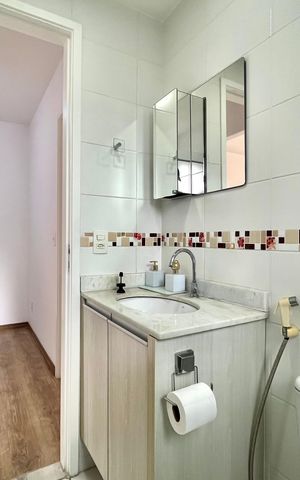 Apartamento à venda com 60m², 2 quartos e 1 vaga Apartamento à venda com 60m², 2 quartos e 1 vagaBanheiro Corredor