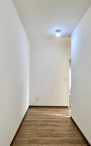 Apartamento à venda com 60m², 2 quartos e 1 vaga Apartamento à venda com 60m², 2 quartos e 1 vagaCorredor