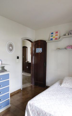 Casa de condomínio à venda com 350m², 5 quartos e 5 vagasQuarto 3