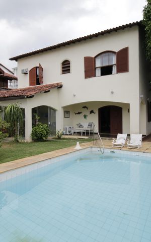 Casa de condomínio à venda com 350m², 5 quartos e 5 vagas Piscina