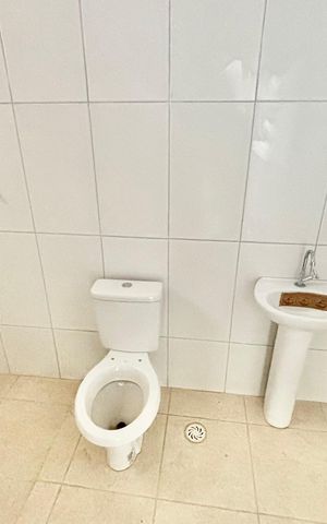 Casa para alugar com 64m², 2 quartos e 1 vaga Casa para alugar com 64m², 2 quartos e 1 vagaBanheiro