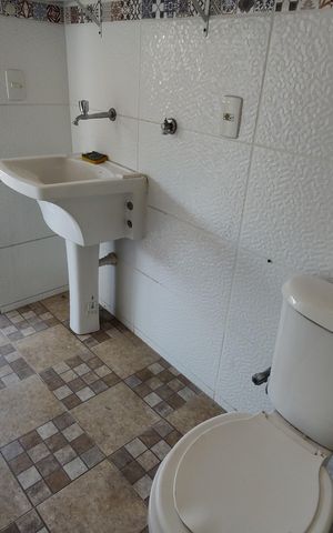 Casa de condomínio à venda com 75m², 2 quartos e sem vaga Casa de condomínio à venda com 75m², 2 quartos e sem vagaBanheiro 2