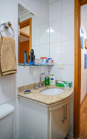 Apartamento à venda com 103m², 3 quartos e 2 vagas Apartamento à venda com 103m², 3 quartos e 2 vagasBanheiro Social