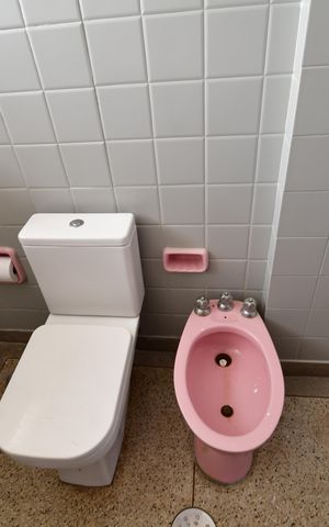 Apartamento para alugar com 100m², 2 quartos e sem vagaBanheiro