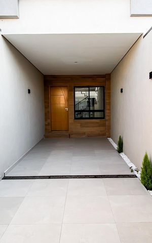 Casa à venda com 140m², 3 quartos e 2 vagas Casa à venda com 140m², 3 quartos e 2 vagasGaragem