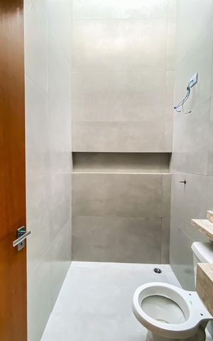 Casa à venda com 140m², 3 quartos e 2 vagasBanheiro 