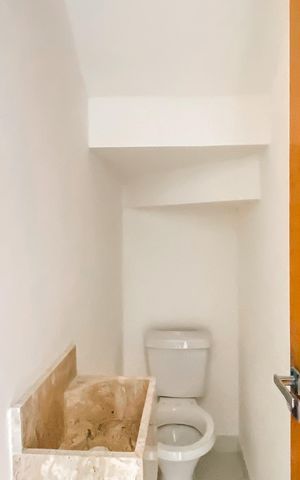 Casa à venda com 140m², 3 quartos e 2 vagasLavabo 