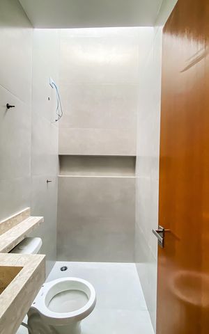 Casa à venda com 140m², 3 quartos e 2 vagasBanheiro da Suíte