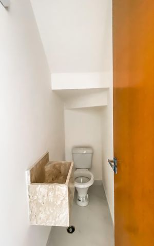 Casa à venda com 140m², 3 quartos e 2 vagasLavabo 