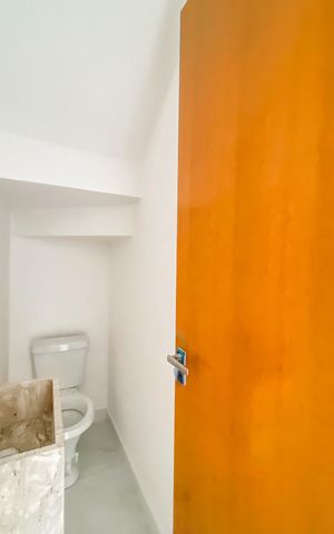 Casa à venda com 140m², 3 quartos e 2 vagasLavabo 