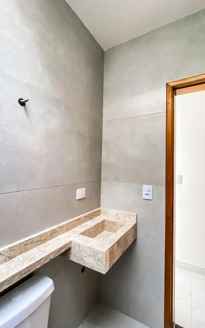 Casa à venda com 140m², 3 quartos e 2 vagasBanheiro 