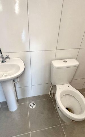 Casa para alugar com 55m², 2 quartos e sem vaga Casa para alugar com 55m², 2 quartos e sem vagaBanheiro