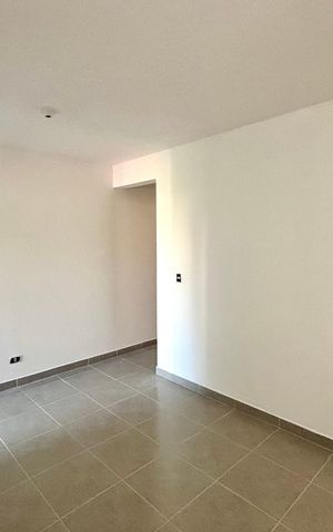 Casa para alugar com 55m², 2 quartos e sem vaga Casa para alugar com 55m², 2 quartos e sem vagaSala