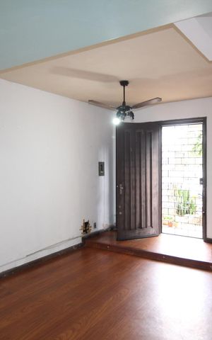 Casa à venda com 83m², 2 quartos e 1 vagaSala