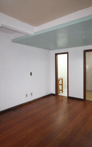 Casa à venda com 83m², 2 quartos e 1 vagaSala