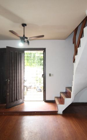 Casa à venda com 83m², 2 quartos e 1 vagaSala