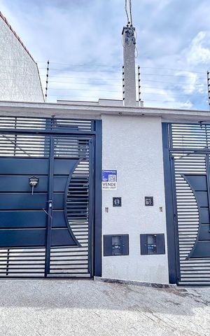 Casa à venda com 150m², 4 quartos e 3 vagasFachada com Plaquinha