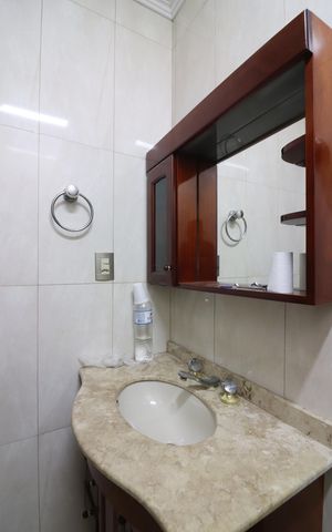 Casa de condomínio para alugar com 160m², 2 quartos e 2 vagasBanheiro Social