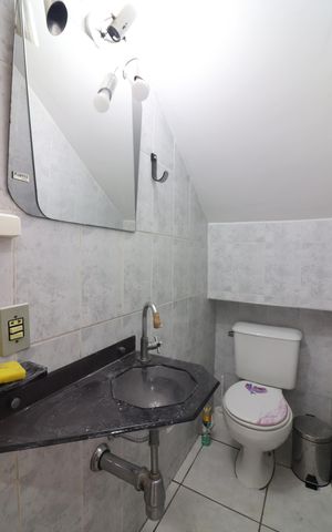 Casa de condomínio para alugar com 160m², 2 quartos e 2 vagasLavabo 