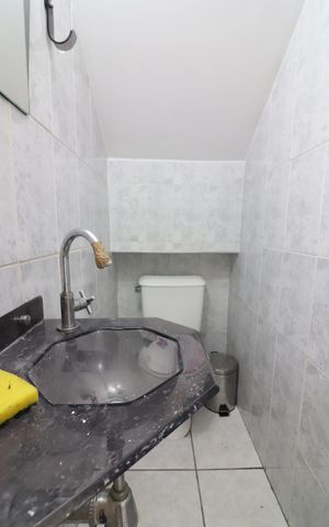 Casa de condomínio para alugar com 160m², 2 quartos e 2 vagasLavabo 