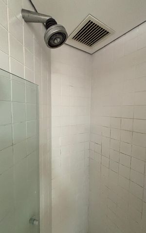 Apartamento à venda com 90m², 1 quarto e 2 vagas Apartamento à venda com 90m², 1 quarto e 2 vagasBanheiro da Suíte