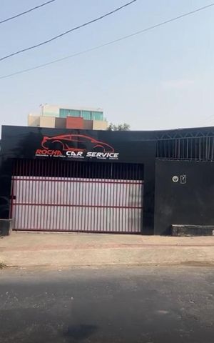 Casa à venda com 360m², 3 quartos e 2 vagas Casa à venda com 360m², 3 quartos e 2 vagasFachada