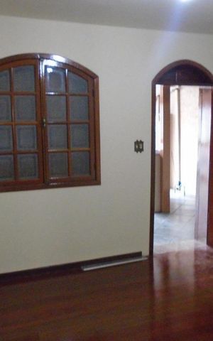 Casa à venda com 360m², 3 quartos e 2 vagas Casa à venda com 360m², 3 quartos e 2 vagasSala