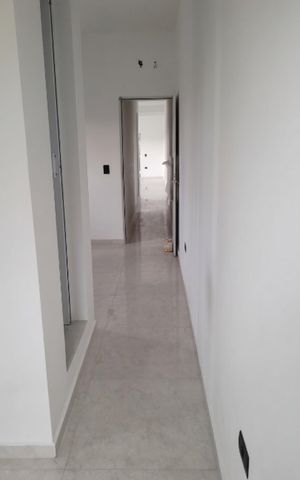 Casa à venda com 150m², 5 quartos e 2 vagas Casa à venda com 150m², 5 quartos e 2 vagasCorredor