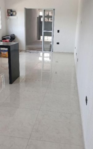 Casa à venda com 150m², 5 quartos e 2 vagas Casa à venda com 150m², 5 quartos e 2 vagasSala/Cozinha