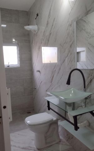 Casa à venda com 150m², 5 quartos e 2 vagas Casa à venda com 150m², 5 quartos e 2 vagasBanheiro