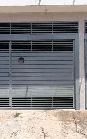 Casa à venda com 150m², 5 quartos e 2 vagas Casa à venda com 150m², 5 quartos e 2 vagasFachada