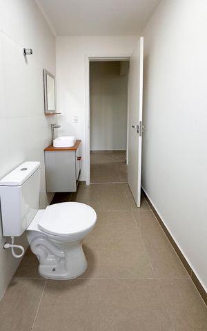 Apartamento à venda com 79m², 2 quartos e 1 vaga Apartamento à venda com 79m², 2 quartos e 1 vagaBanheiro Social