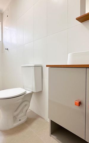 Apartamento à venda com 79m², 2 quartos e 1 vaga Apartamento à venda com 79m², 2 quartos e 1 vagaBanheiro Social