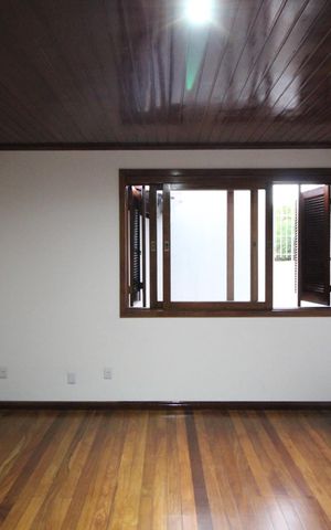 Casa à venda com 290m², 5 quartos e 3 vagasSuíte 1