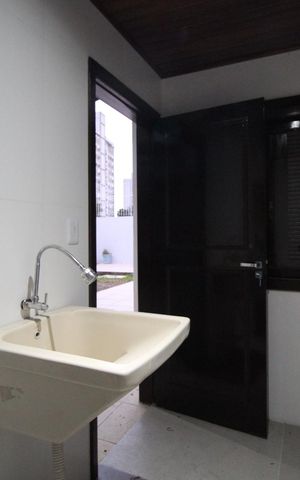 Casa à venda com 290m², 5 quartos e 3 vagasÁrea de Serviço