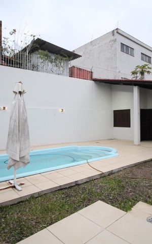 Casa à venda com 290m², 5 quartos e 3 vagasQuintal