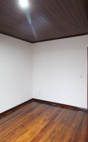 Casa à venda com 290m², 5 quartos e 3 vagasQuarto 4