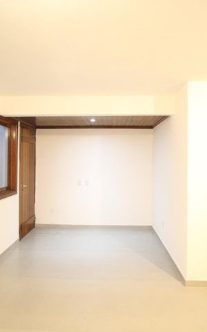 Casa à venda com 290m², 5 quartos e 3 vagasQuarto de Serviço