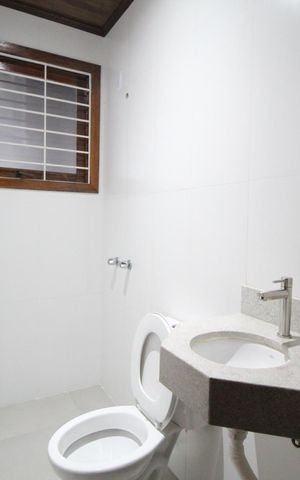 Casa à venda com 290m², 5 quartos e 3 vagasBanheiro