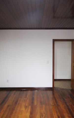 Casa à venda com 290m², 5 quartos e 3 vagasQuarto 4