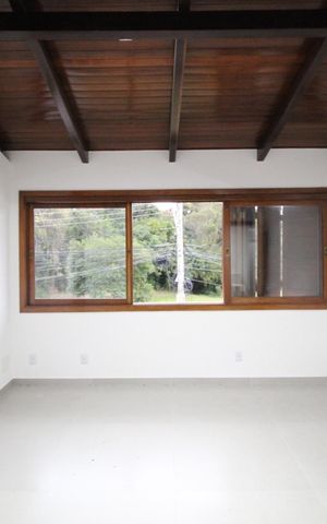 Casa à venda com 290m², 5 quartos e 3 vagasSuíte 2