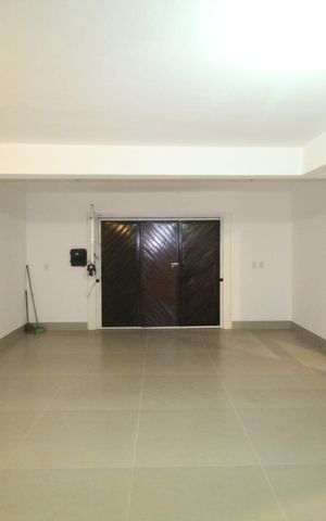 Casa à venda com 290m², 5 quartos e 3 vagasGaragem