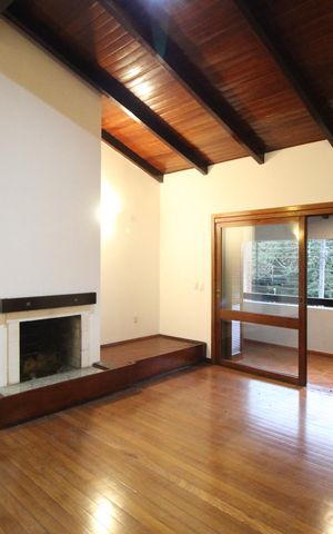 Casa à venda com 290m², 5 quartos e 3 vagasSala