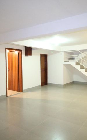Casa à venda com 290m², 5 quartos e 3 vagasGaragem
