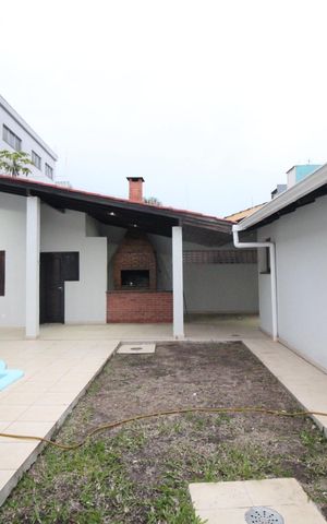 Casa à venda com 290m², 5 quartos e 3 vagasQuintal